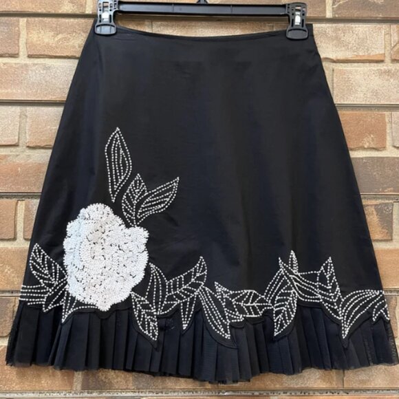 Cache Black & White Sequin Beaded Floral Pleated Mesh Skirt Size 0 - Picture 1 of 5